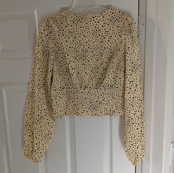 Levi's yellow flower blouse - Picture 2 of 4